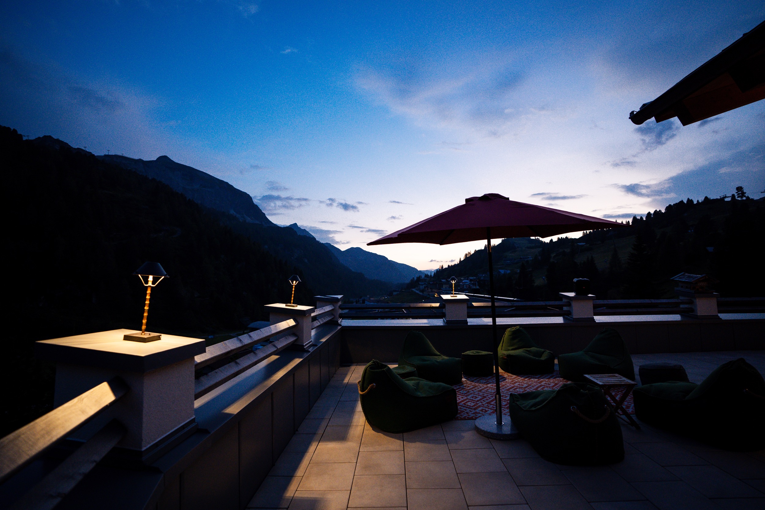 Clary Chalets Terrasse Sommer 2025