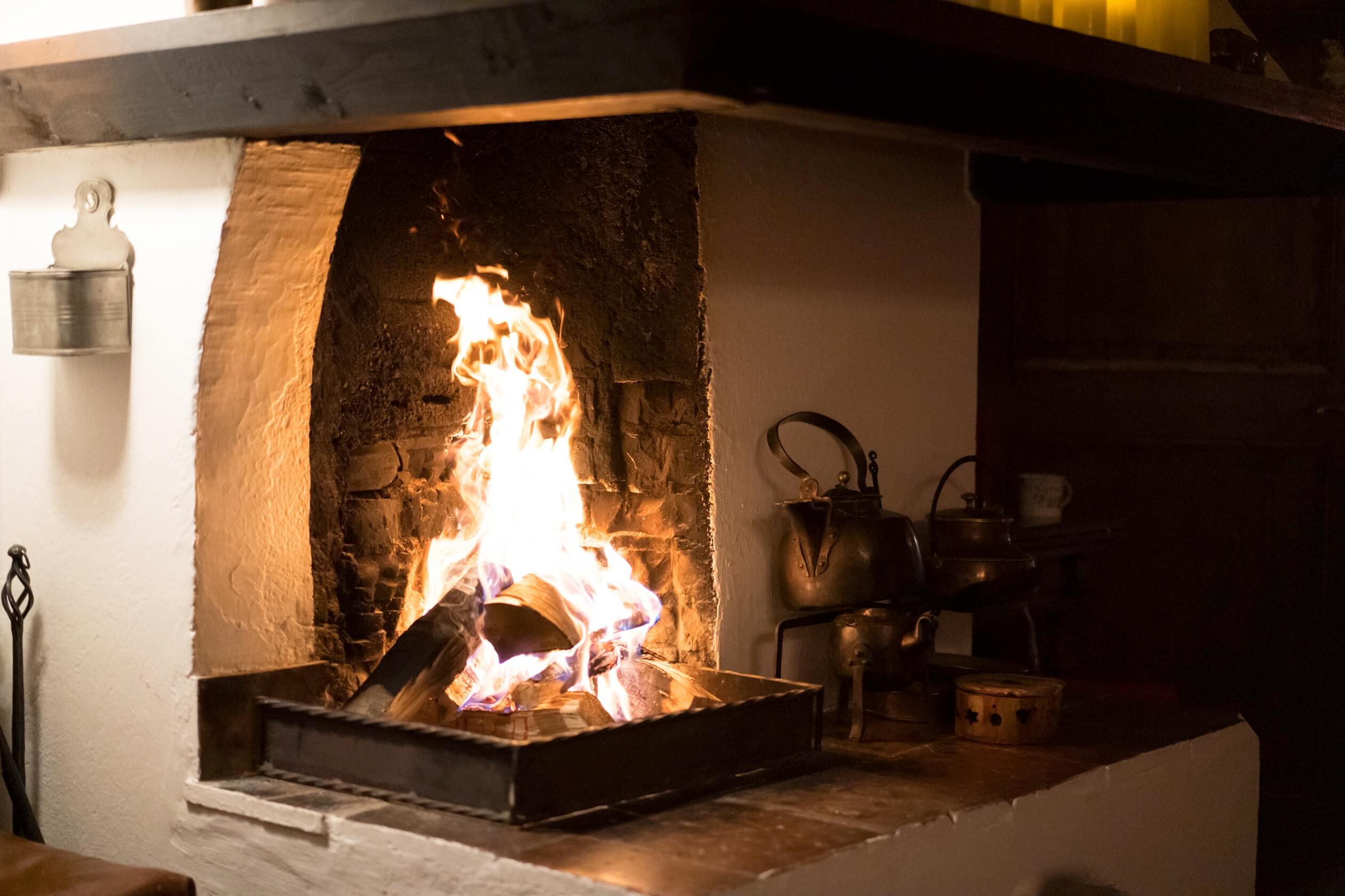 Kamin-Altes-Haus-Obertauern-Clary