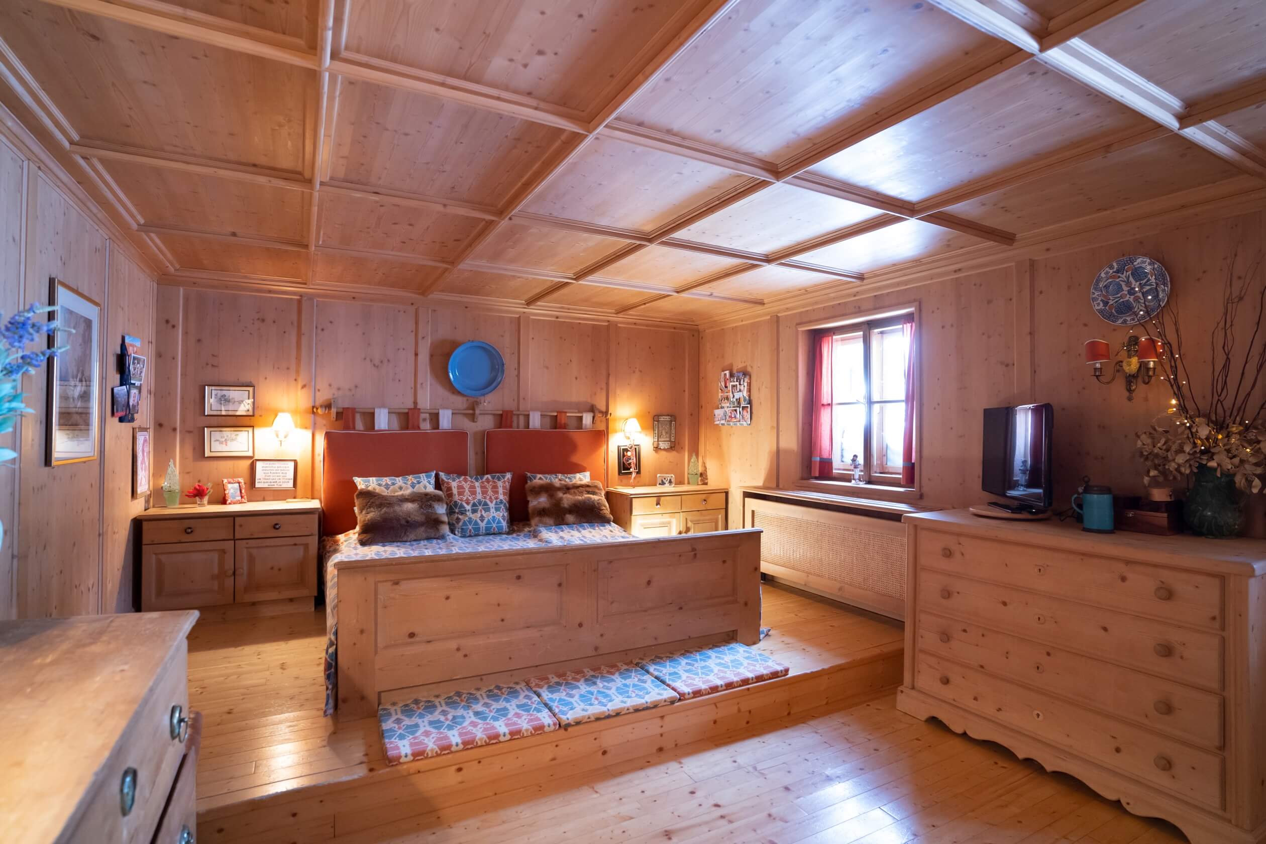 Masterbedroom-Altes-Haus-Obertauern-Clary-Doppelbett